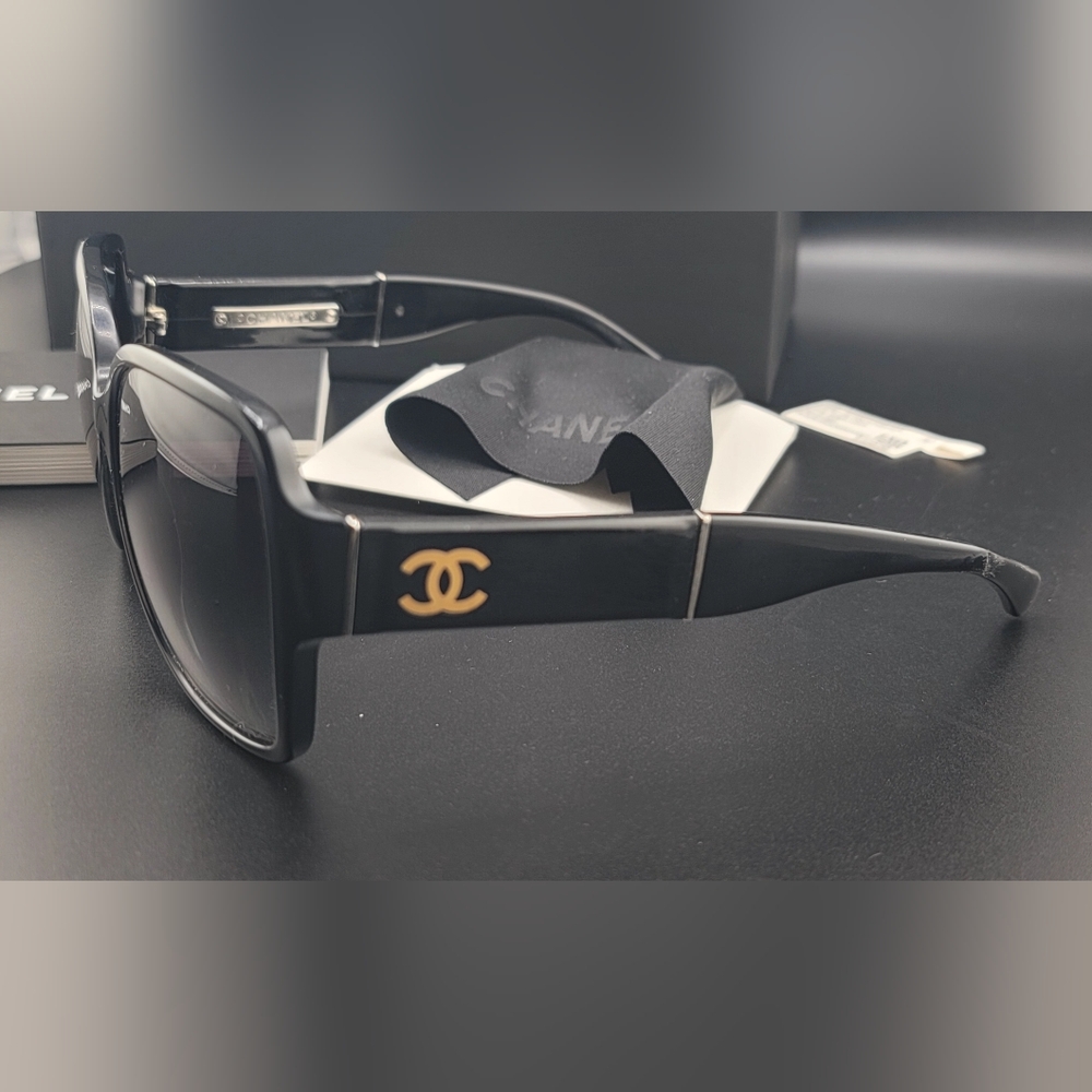 Vintage Chanel Tortoise Sunglasses With Box And Cleaning Wipe (New) - Picture 2 of 14